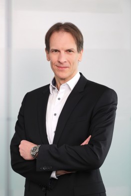 Portrait von Dr. Martin Krasney, Vorstand beim GKV-Spitzenverband