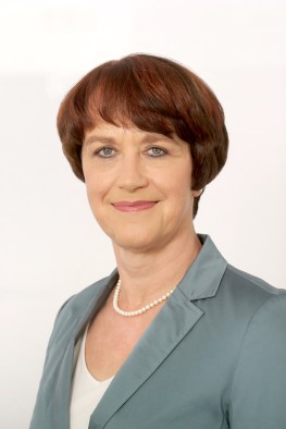 Portrait von Frau Dr. Doris Pfeiffer, der Vorstandsvorsitzenden des GKV-Spitzenverbandes